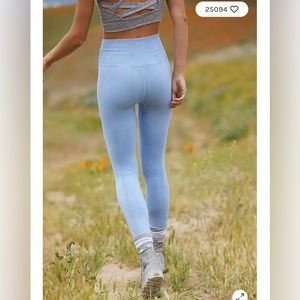 High-Rise 7/8 Length Good Karma Leggings Clear Blue